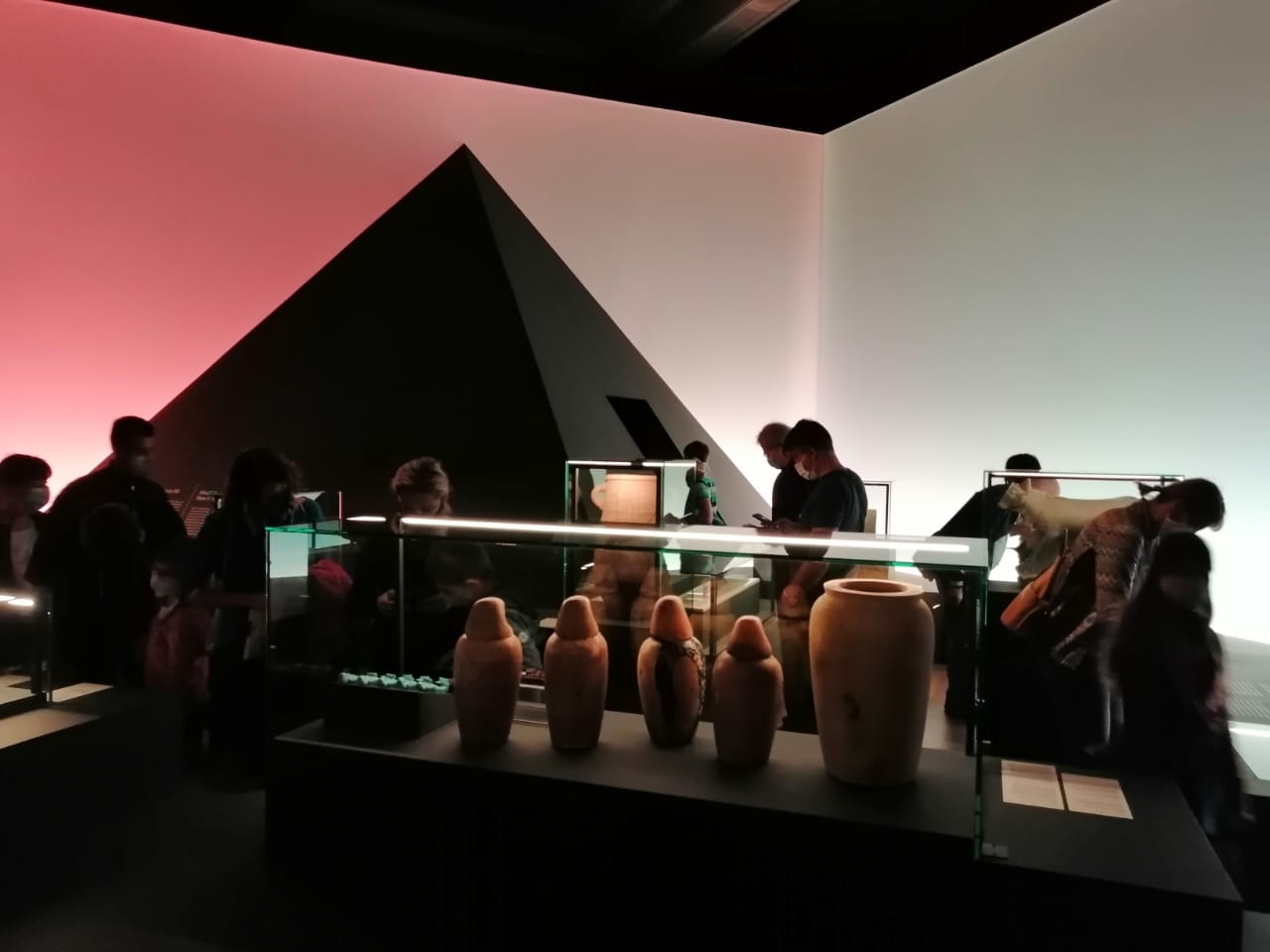 معرض ملوك الشمس 