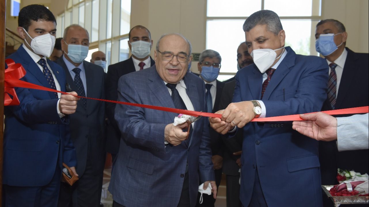 مصطفى الفقي 