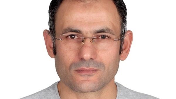 الكاتب الصحفي رضا نايل