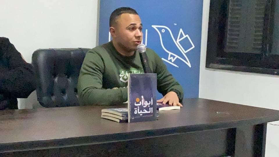 الكاتب أحمد الطيب