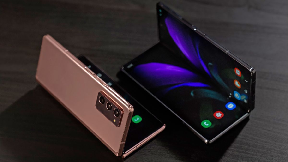 سامسونج تنشر الصور الرسمية لهاتف Galaxy Z Fold3 القابل للطي 