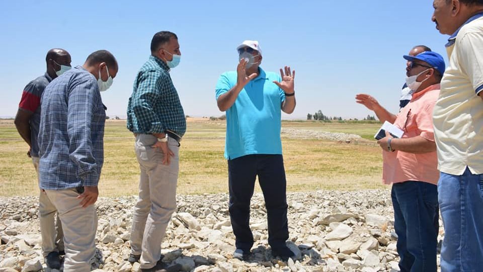 محافظ الوادي يتفقد زراعة الارز الجاف