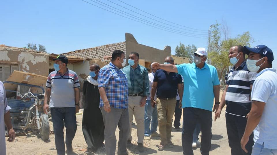 محافظ الوادي يتفقد منازل حياه كريمه محافظ الوادي يتفقد منازل حياه كريمه