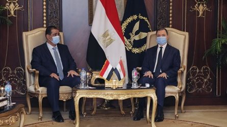 وزير الداخلية ونظيره اليمني 