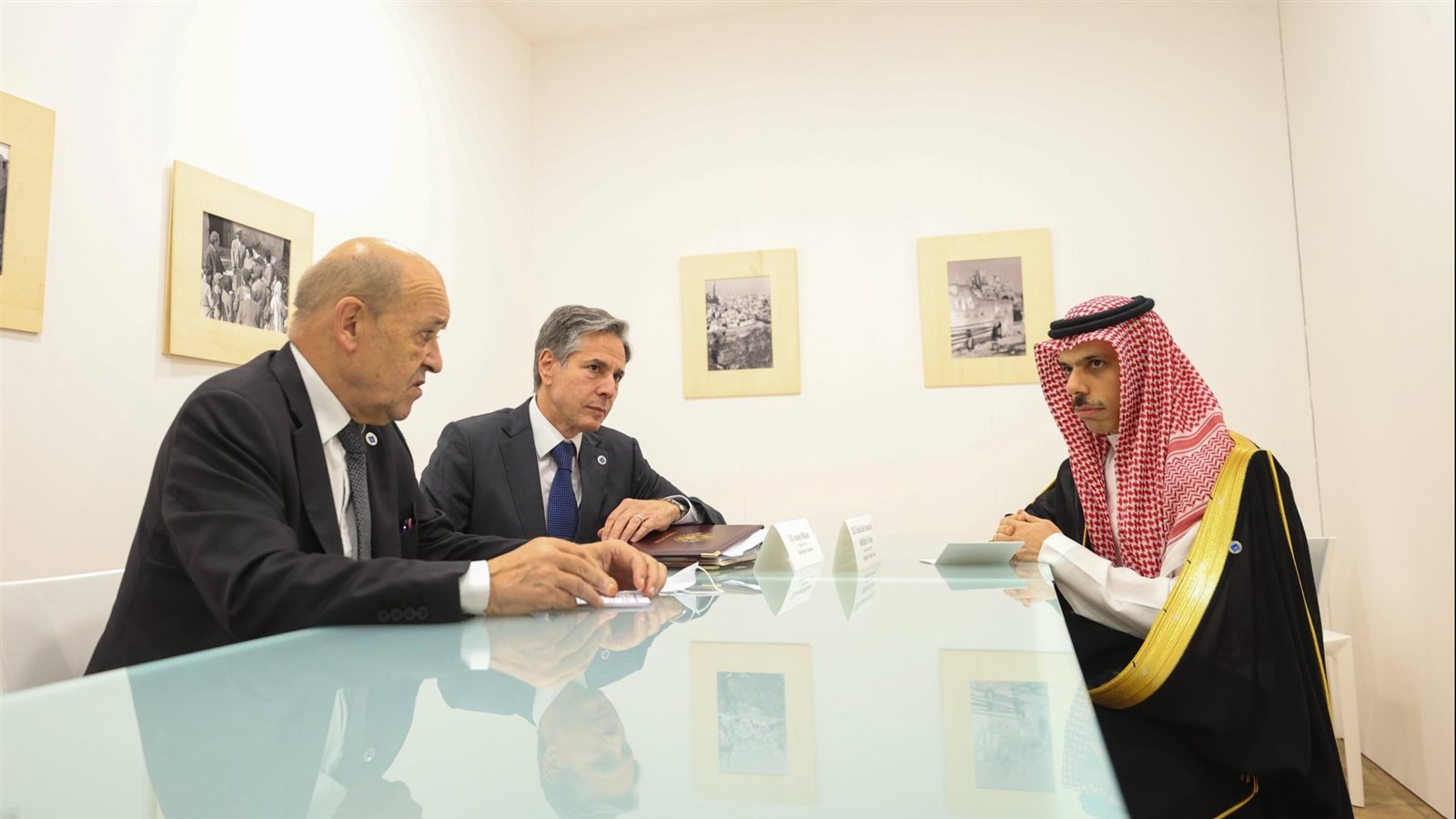 فيصل بن فرحان وأنتوني بلينكن وجان إيف لودريان