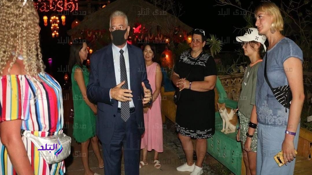 فودة مع السياح 