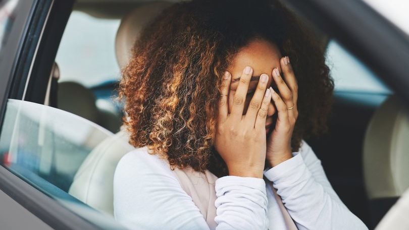  سيدة تروي موقف غريبا تعرضت له عقب اتلاف سيارتها 
