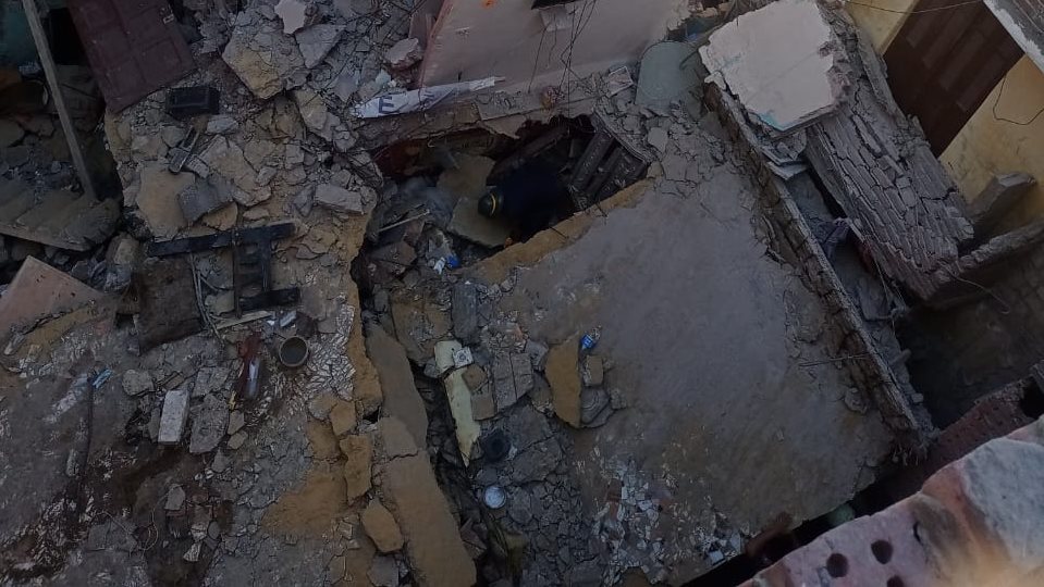 انهيار عقار بالدخيلة