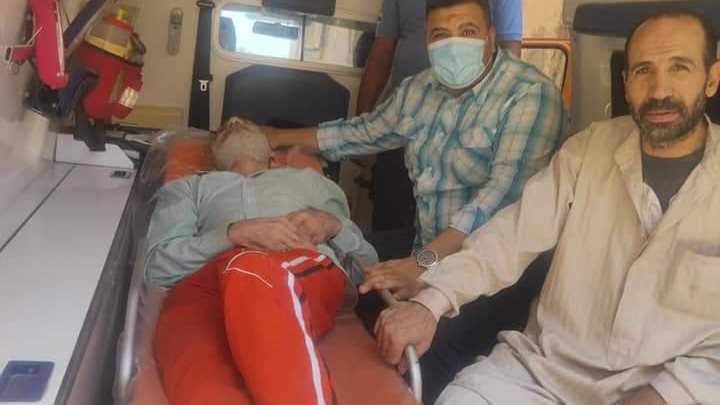 فريق التدخل السريع بالغربية ينقذ مواطن من خطر الشارع بعد تخل فريق التدخل السريع بالغربية ينقذ مواطن من خطر الشارع بعد تخل
