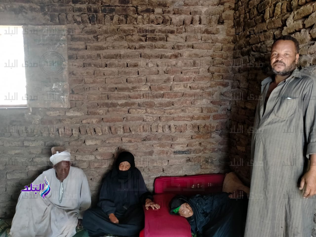 مسن شرقاوي وشقيقته يحلمان بإستخراج شهادات ميلادهم