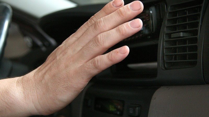 أسباب ارتفاع صوت تكييف السيارة  و ضعف الأداء الفني 