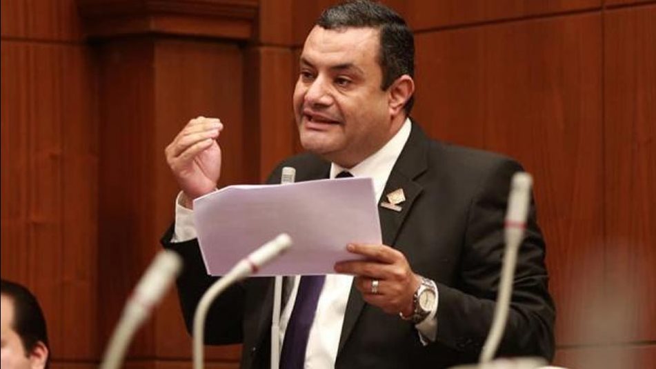 النائب أكمل نجاتي ، عضو مجلس الشيوخ عن تنسيقية شباب الأحزاب 