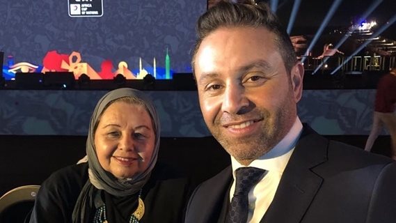 حازم إمام ووالدته 