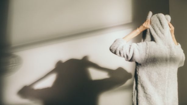 عريس يخطط لإلغاء حفل زفافه لسبب غريب 