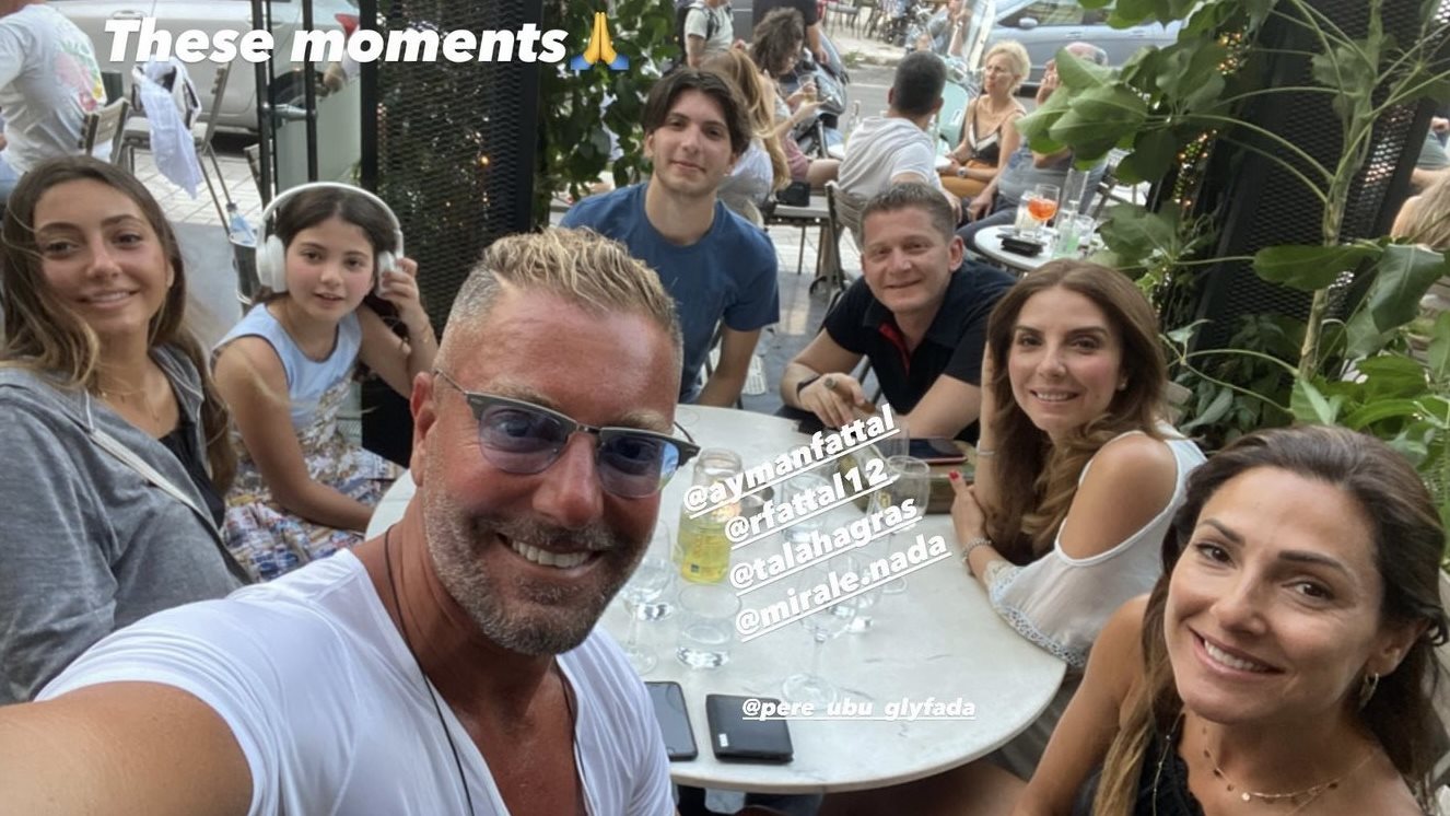 تامر هجرس و عائلته 