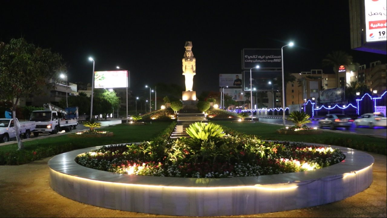 محافظ القاهرة يفتتح الجزيرة الوسطى بشارع العروبة بعد تطويرها