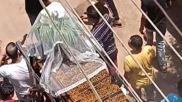 هل نكتفي بكفن الميت فقط دون غطاء النعش