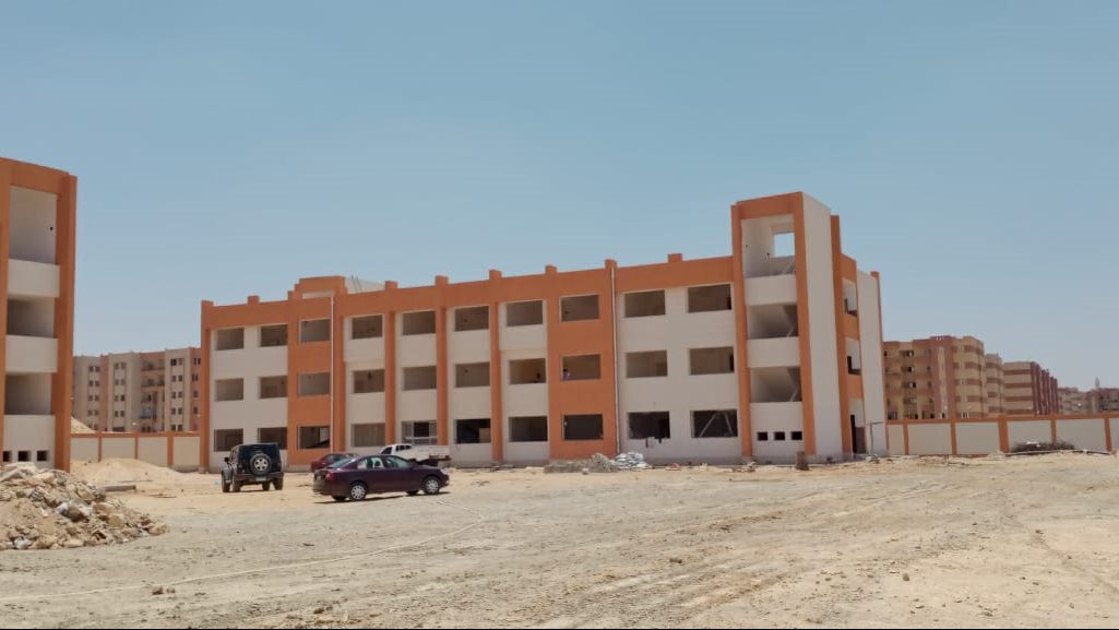 التشطيبات النهائية لمدرستين صناعيتين بنين وبنات ببدر