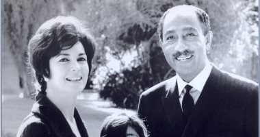 السيدة جيهان السادات مع الرئيس الراحل أنور السادات