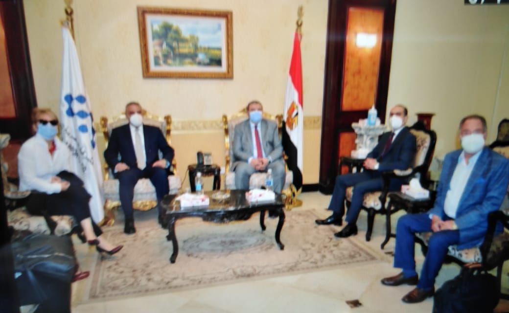 محافظ سوهاج ووزير القوى العاملة