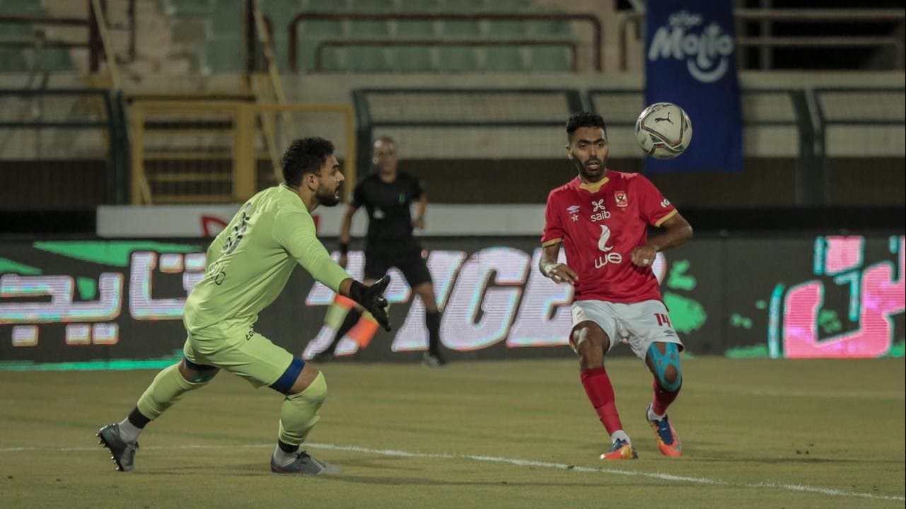 حسين الشحات من مباراة مصر المقاصة والاهلي 