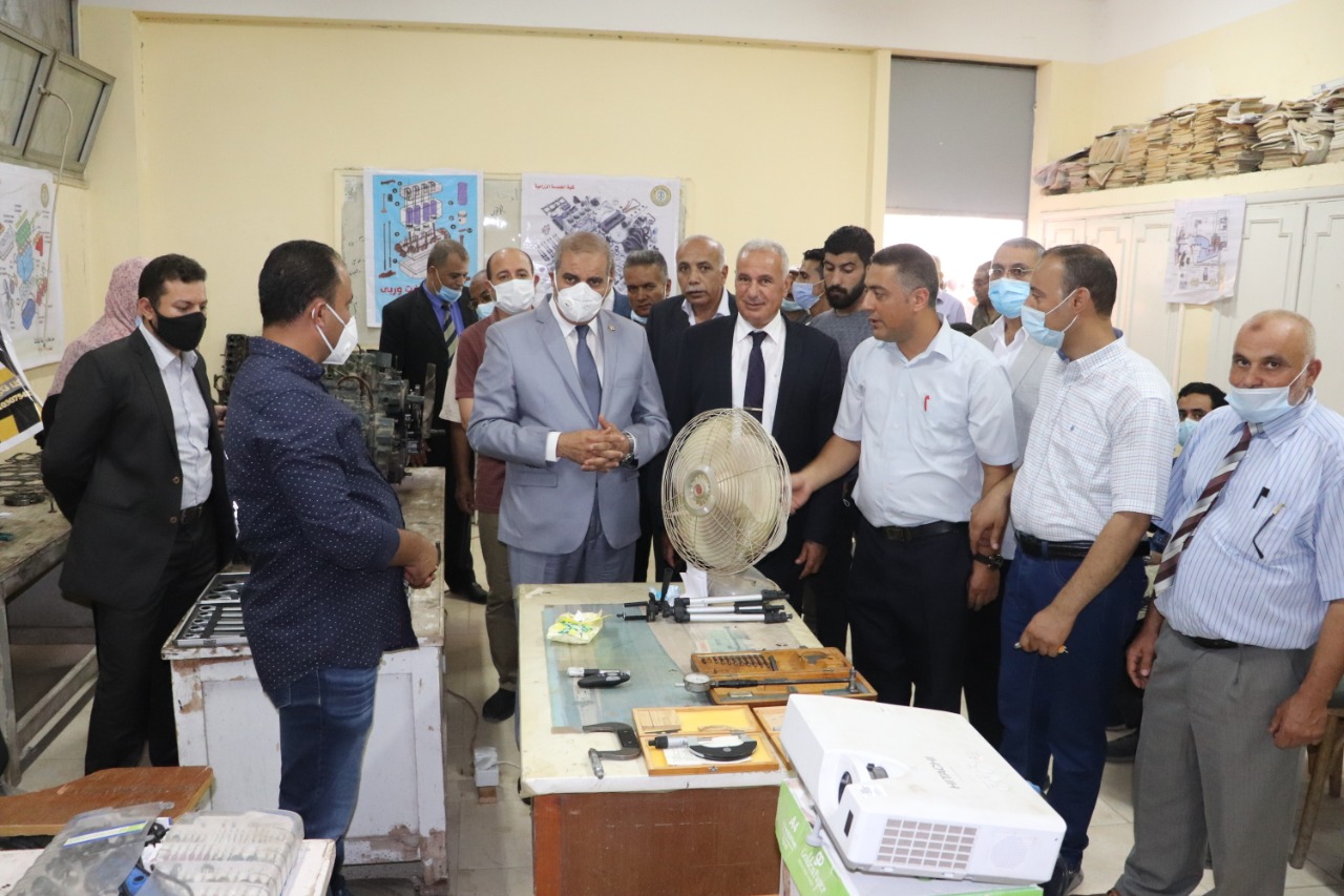 رئيس جامعة الأزهر يشيد بمشروعات الهندسة الزراعية 