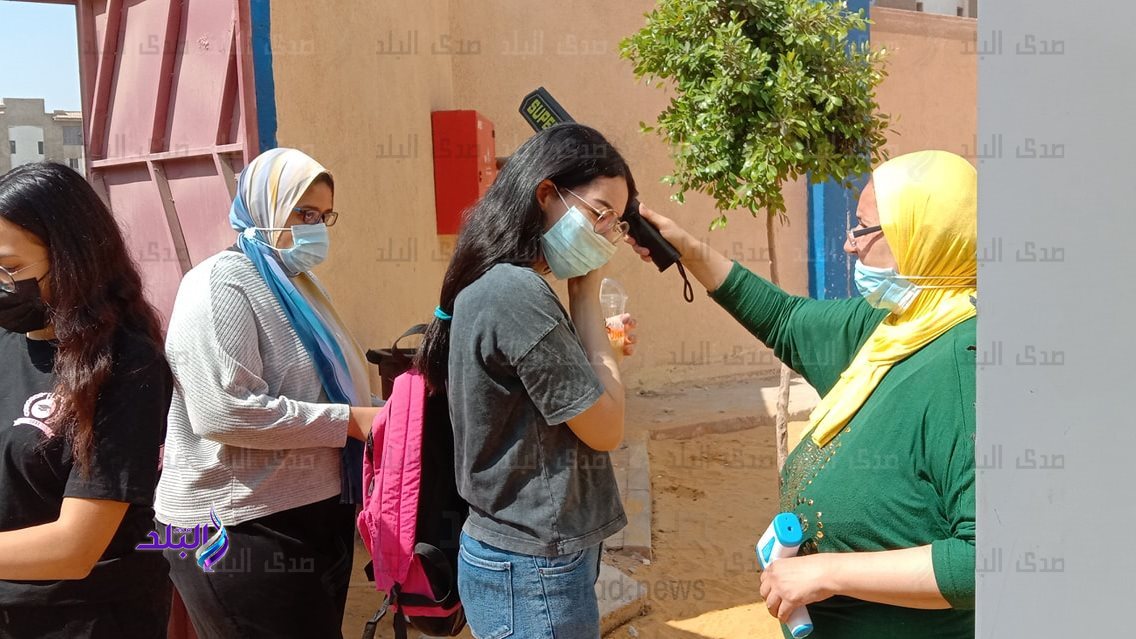 تفتيش الطلاب في لجان امتحانات الثانوية العامة 