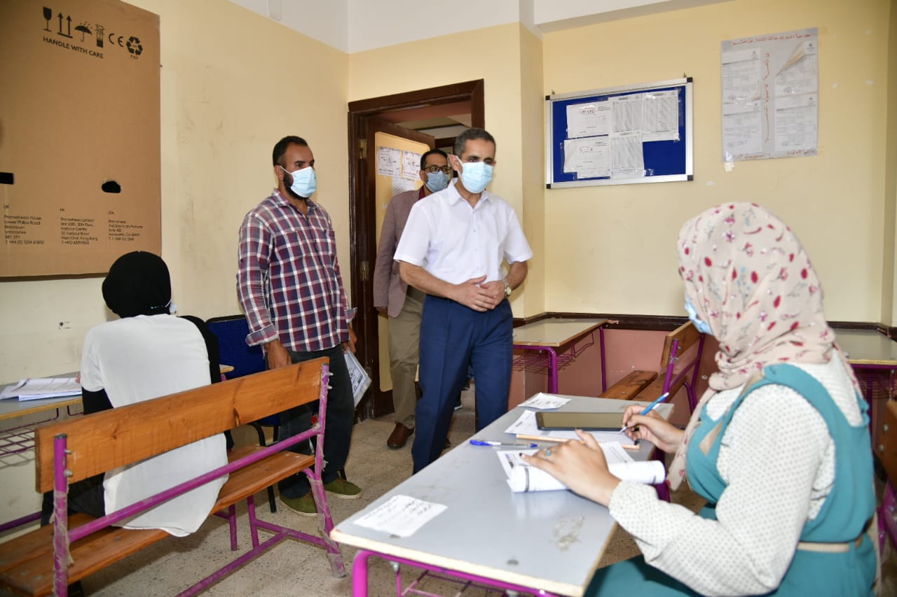 محافظ الغربية يتفقد امتحانات الثانوية العامة  في رابع أيامها
