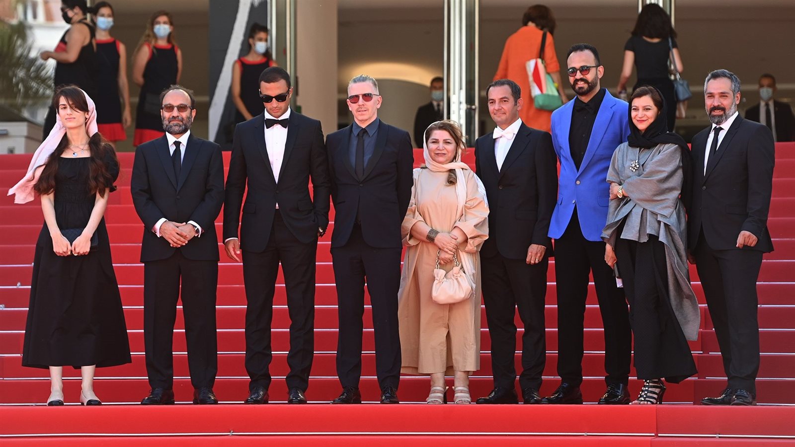 أصغر فرهادي وأبطال فيلمه في كان 