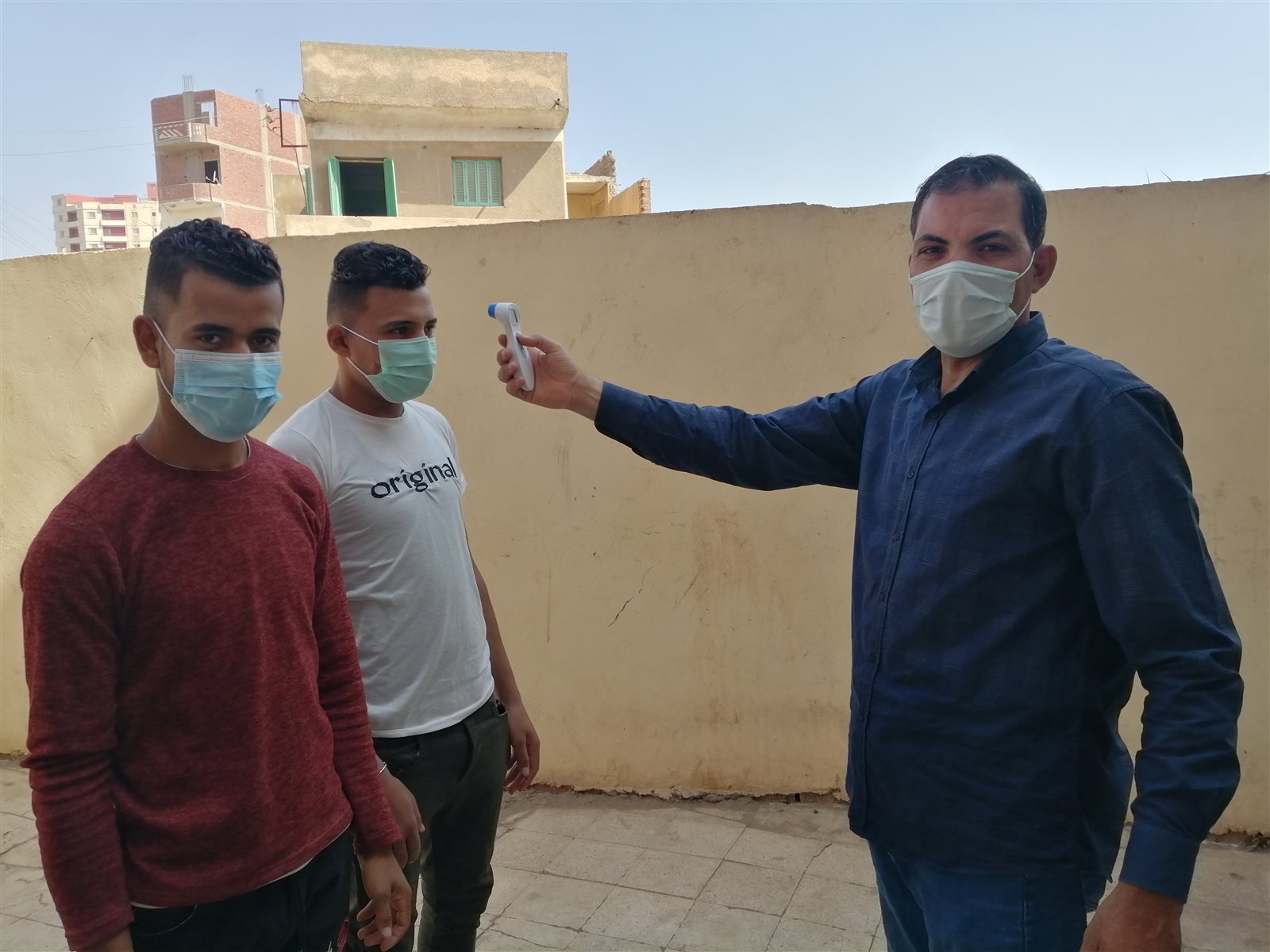 دخول طلاب الثانوية الأزهرية لجان امتحان التفسير 