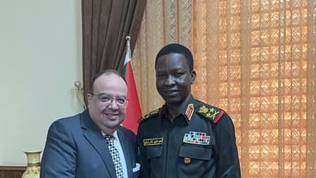 سفير مصر بالخرطوم يلتقي عضو مجلس السيادة السوداني 