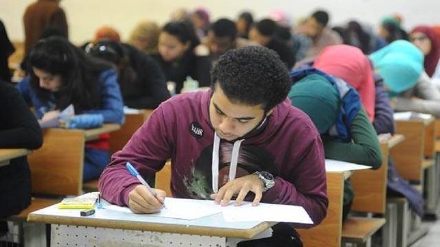 طلاب جامعات 