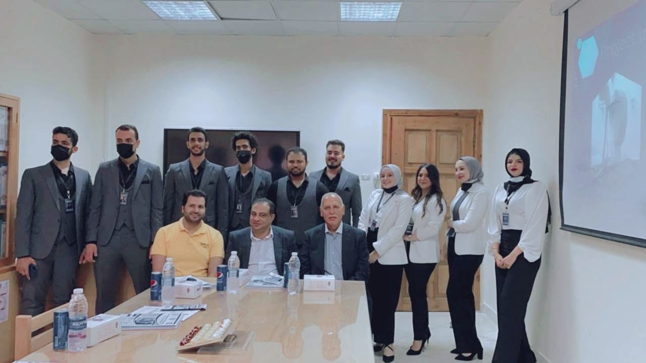 فريق طلابى مخترع
