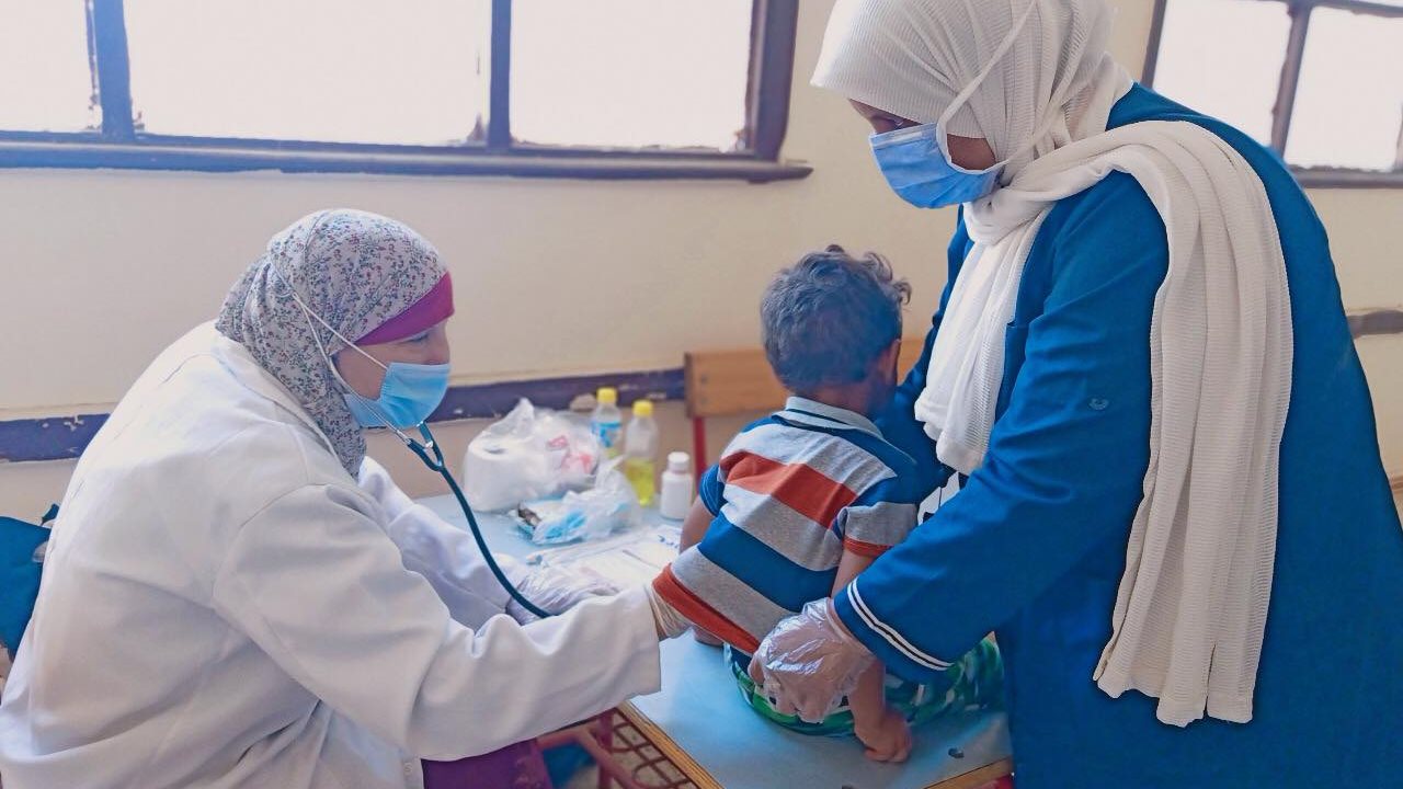 إجراء تحاليل للمرضي بالمنيا 