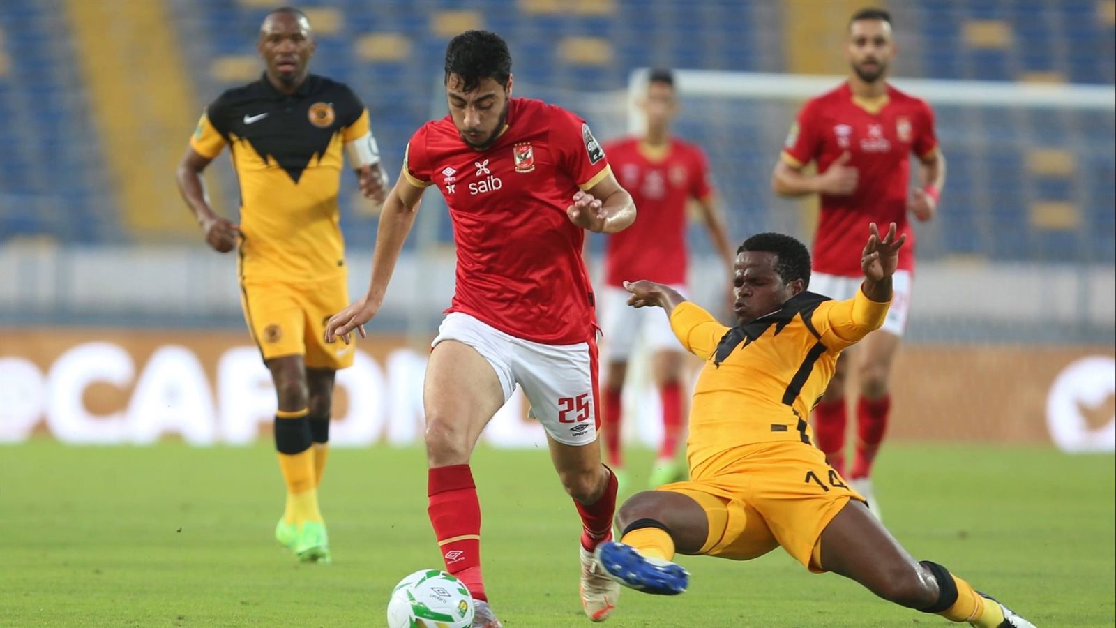 لقاء الأهلي وكايزر تشيفز 