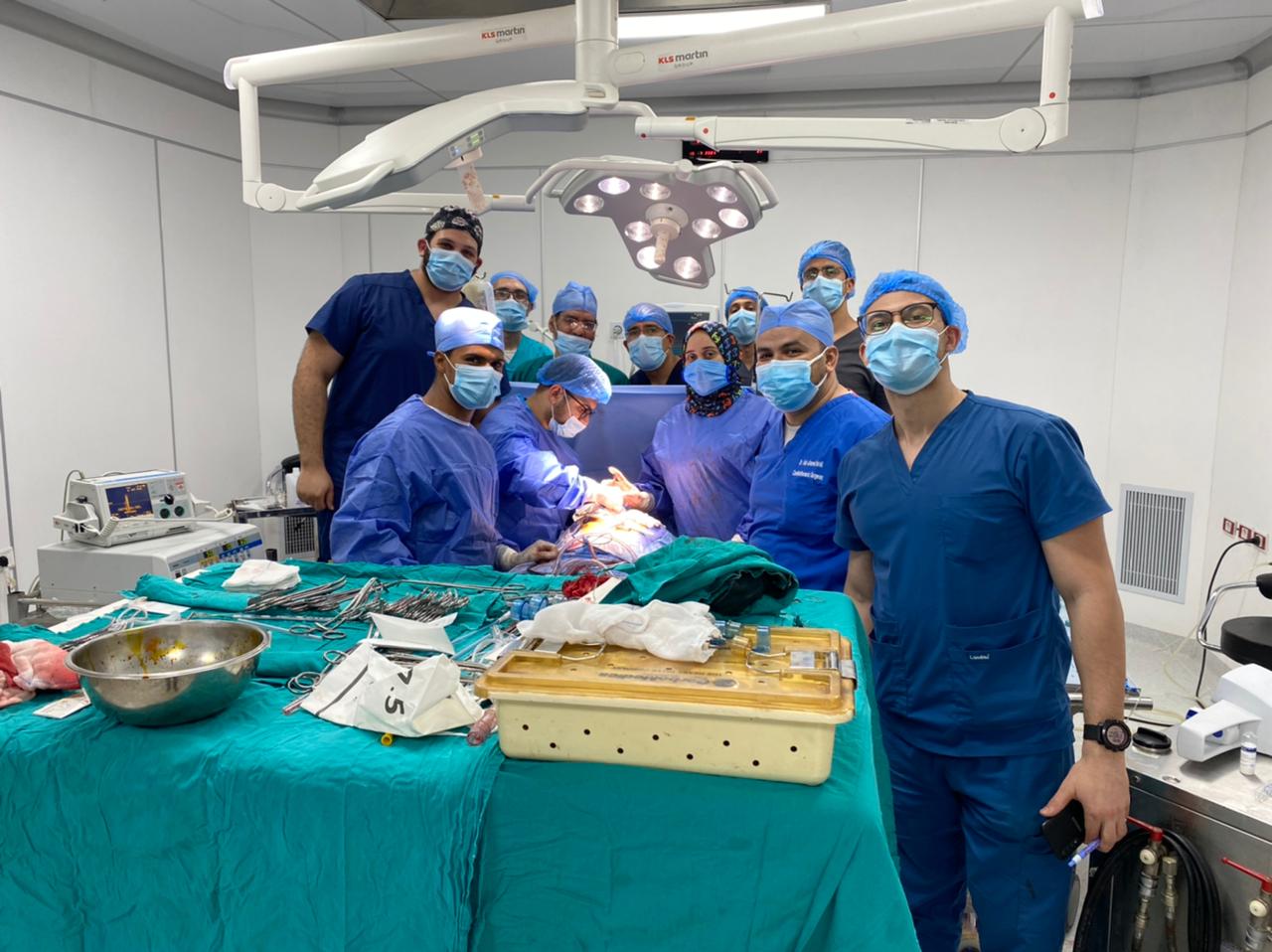 مستشفى سوهاج الجامعي تنقذ حياة شاب