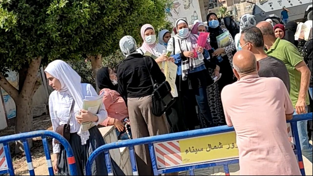 طلبة الثانوية العامة بسيناء يؤدون الامتخان