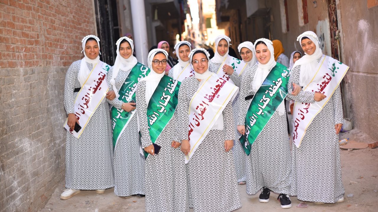 زفة تجوب شوارع قرية ميت حبيش بالغربية تكريما