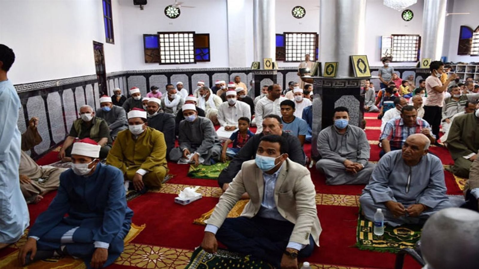 صورة أرشيفية من صلاة عيد الاضحى المبارك