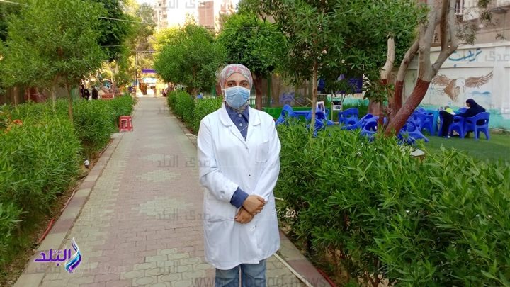 الدكتورة نهى مصطفى مديرة حديقة حيوان الفيوم بالحديقة 