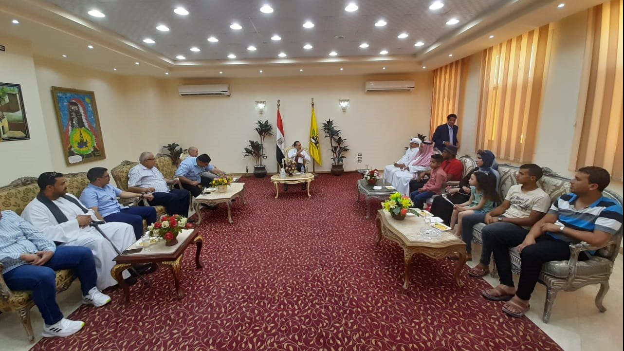 مشايخ سيناء تقدم التهنئة بالعيد للمحافظ