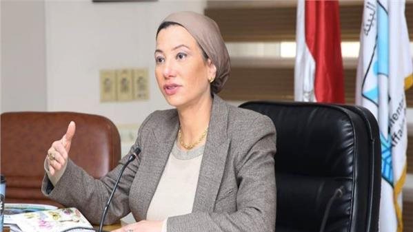وزيرة البيئة 