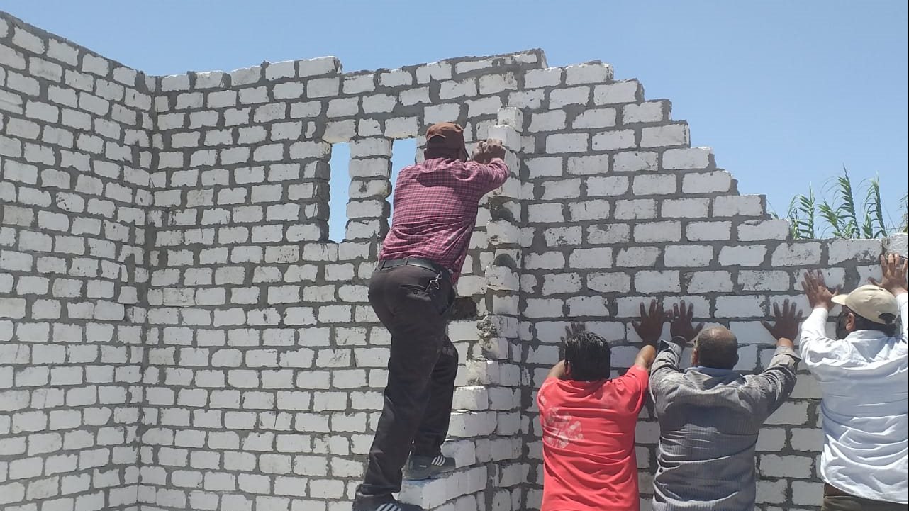 ازالة أعمال بناء مخالف في الاسكندرية 