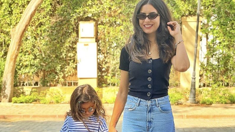 ريهام ايمن و ابنتها