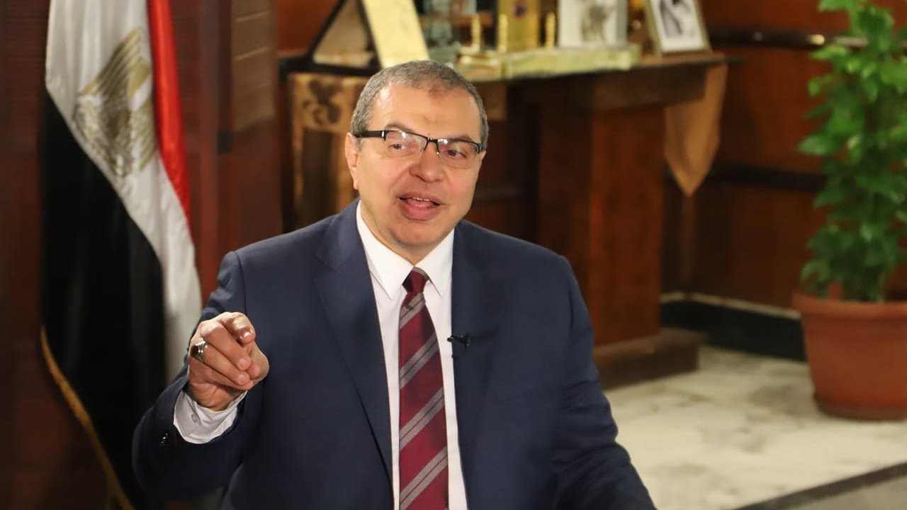 محمد سعفان وزير القوي العاملة 