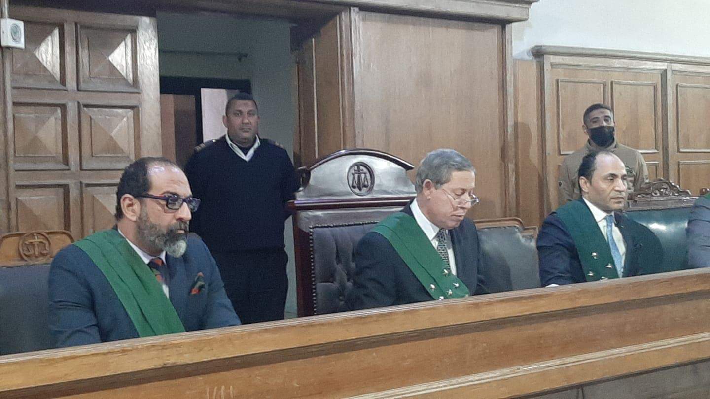 هيىة المحكمه اثناء النطق بالحكم