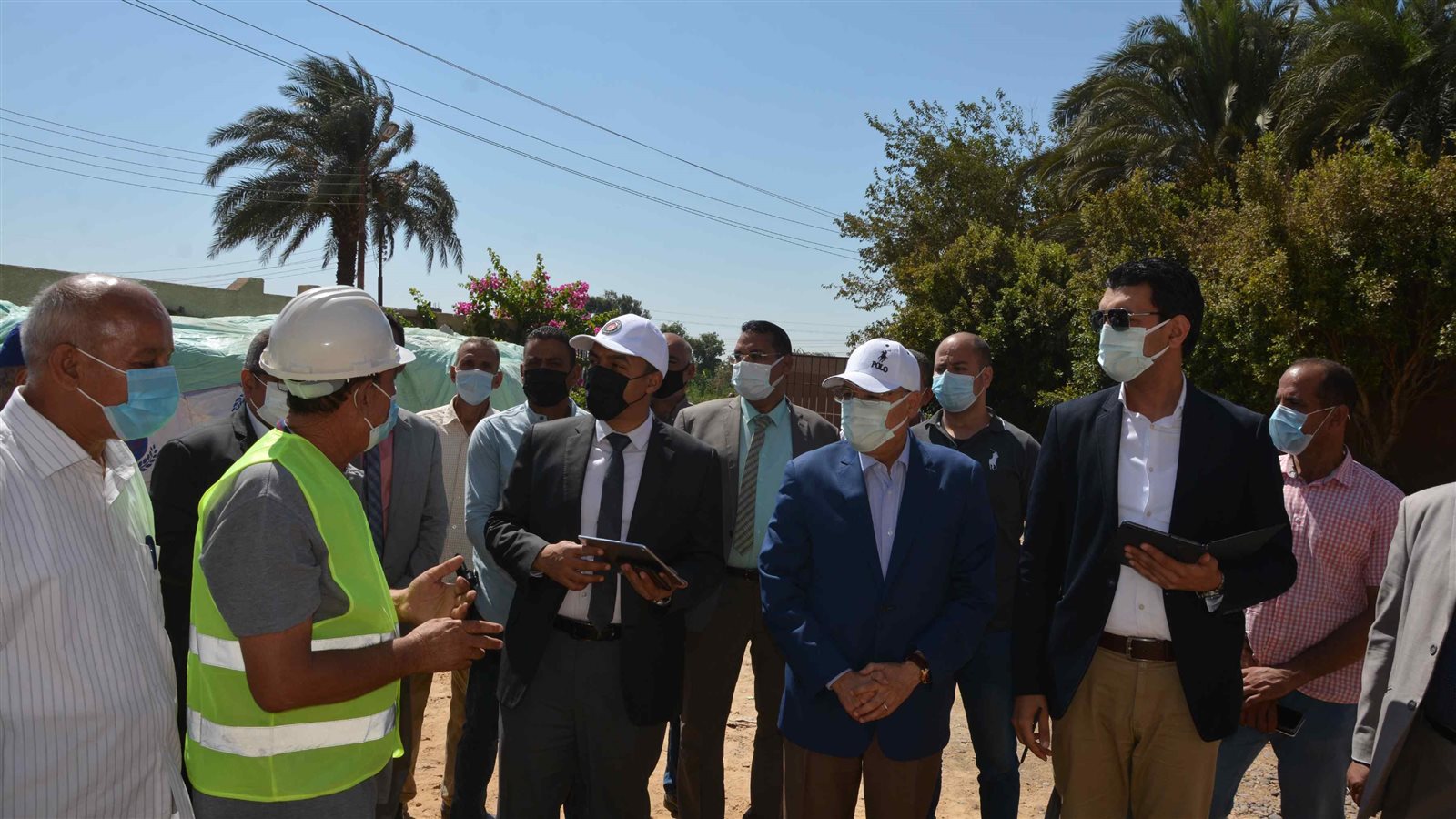 محافظ المنيا يتابع مشروعات حياة كريمة 