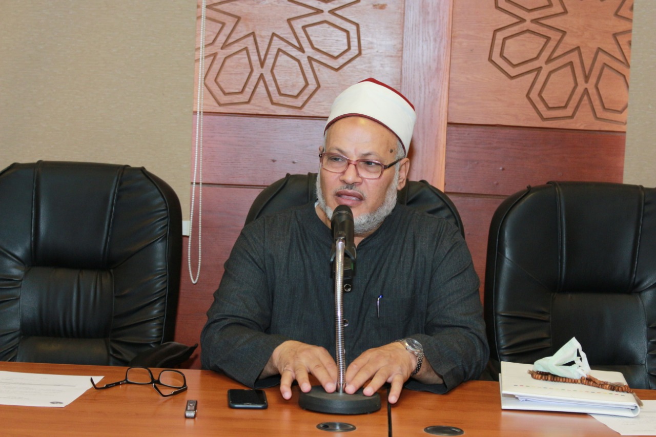 الدكتور إبراهيم الهدهد 