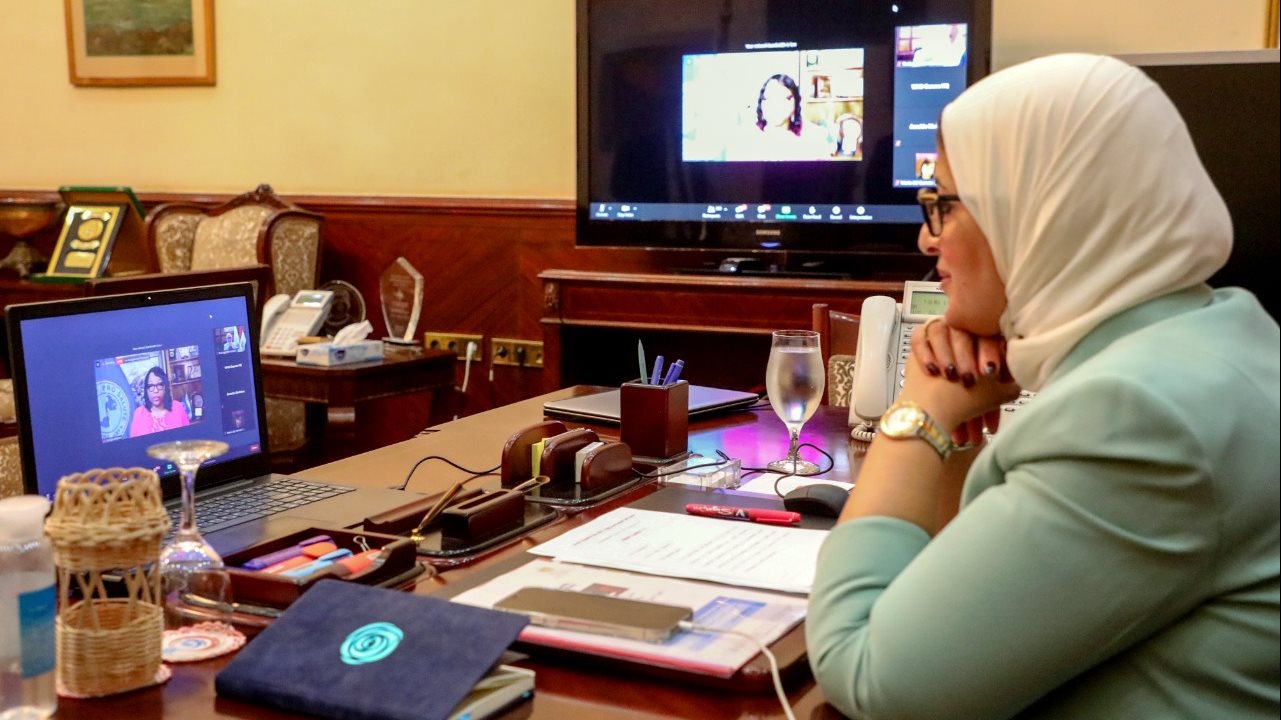 وزيرة الصحة والسكان 