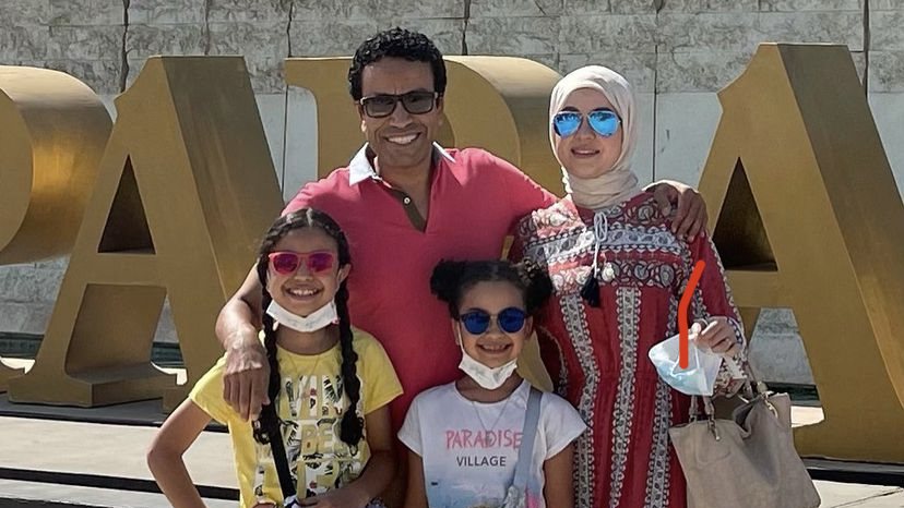 سامح حسين و عائلته